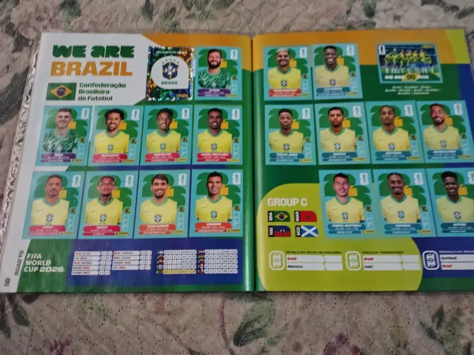 Álbum copa do mundo completo com todas as figurinhas coladas