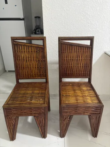 2 cadeiras em madeira e bambu/rattan - estilo rústico