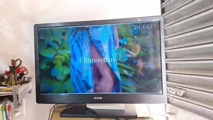 TV CCE LCD 32 Polegadas HDMI, AV, USB controle remoto 389,00 teste na hora somos loja