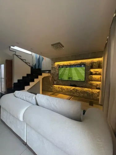 Sobrado mobiliado à venda na Vila Belmiro em Ribeirão Pires com suíte, área gourmet e plan