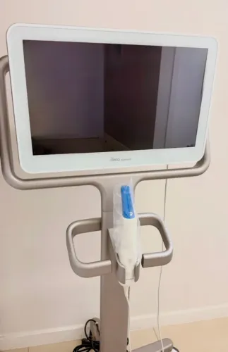 Vendo scanner intraoral iTero element 2 em excelente estado de conservação