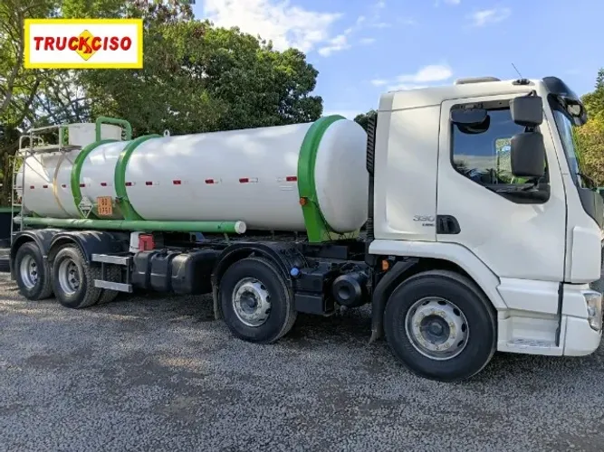 512. Caminhão Volvo 330 Sobre Chassi Bitruck Lider Ano 2014