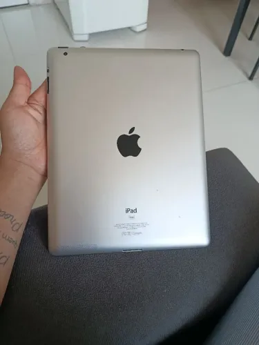 iPad 2 com, modelo A1395 ,16 GB de armazenamento