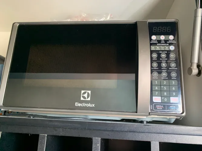 Micro-ondas Electrolux MT305 20L