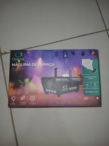 Maquina De Fumaça Com Leds 600w--110v Com 1,5 Litro Líquido