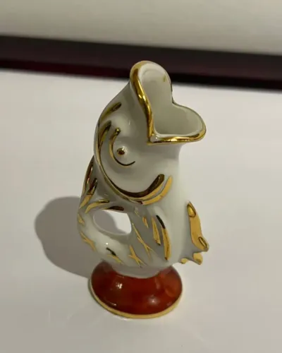 Miniatura de vaso de porcelana Limoges em forma de peixe