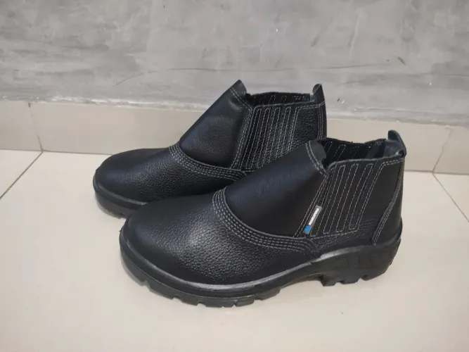 Bota de segurança 42