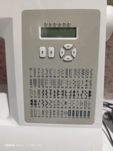 Máquina de Costura Singer Brilhance Eletrônica 79 Pontos 