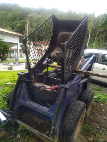 Mini carregadeira 