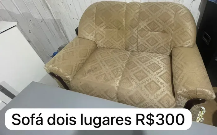 Sofá pequeno 2 lugares
