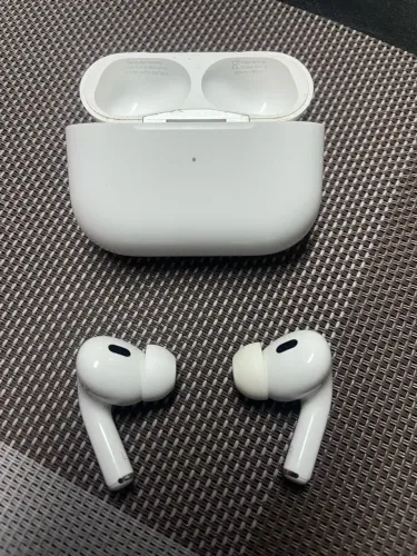 AirPods Apple Pro-2 semi novo