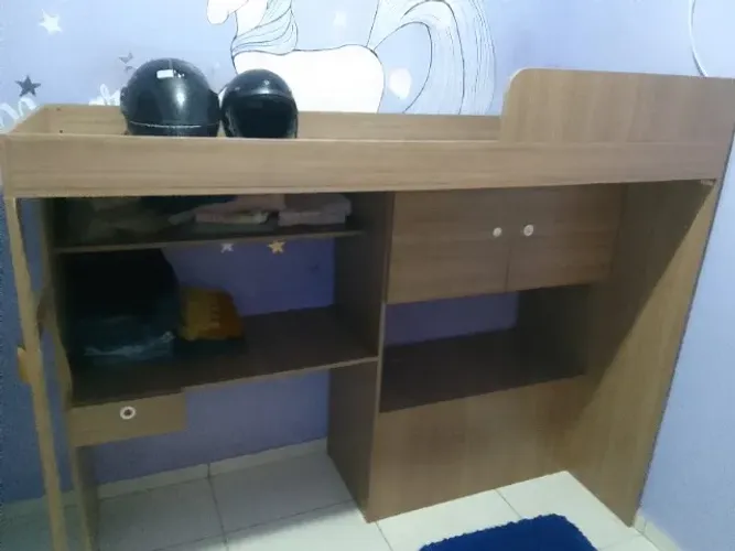 Cama com escritório