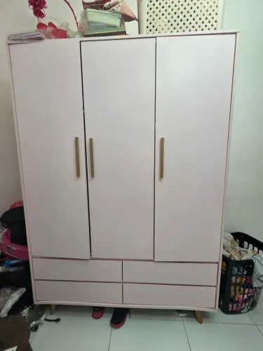 Guarda roupa infantil rosa