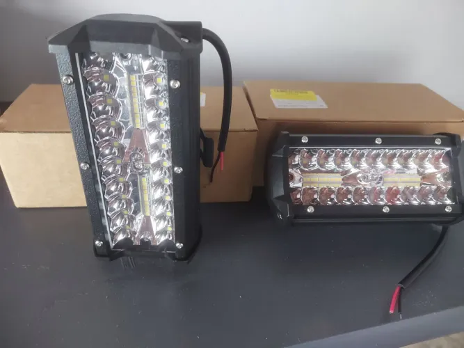 Farol led auxiliar para veículos