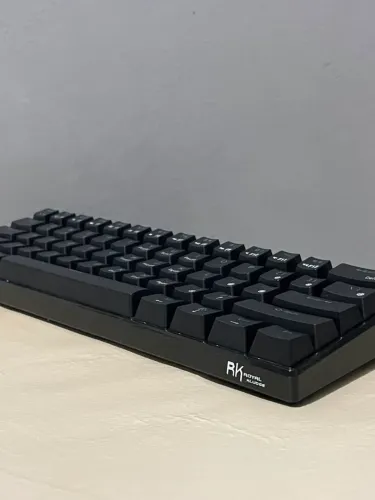 Teclado 60% Royal Kludge RK61.