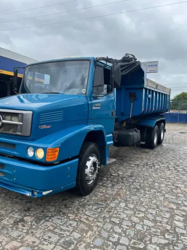 Caminhão Mercedes