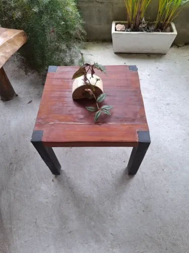 Mesa de centro em madeira