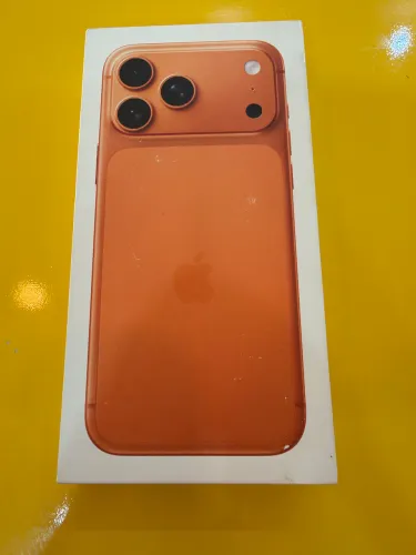 IPHONE 17 PRO MAX LACRADO LARANJA E BRANCO 