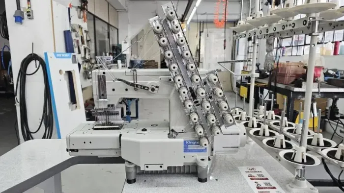 Máquina Ponto Corrente 12 agulhas 1/4 Cilíndrica Direct Drive - KINGTEX - GF Máquinas