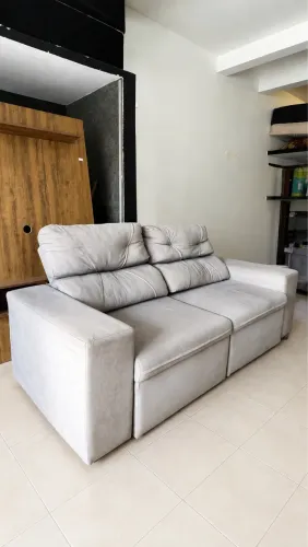 Sofá retrátil seminovo