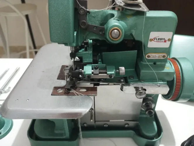 Overloque semi industrial com ou sem mesa