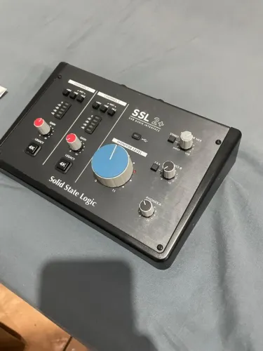 Kit Home Studio - SSl 2+ / Condensador XML 990 / Tascam TH-05