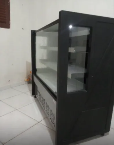 Vendo Frizer expositora Nova usada apenas 15 dias com 1 ano de garantia