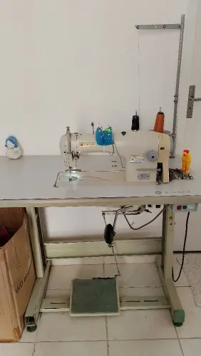 Máquina reta industrial