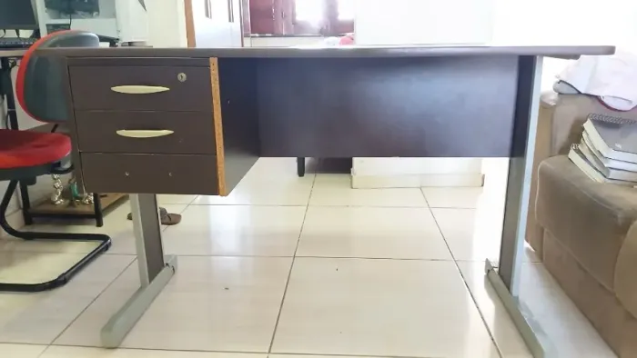  Vendo Escrivaninha 