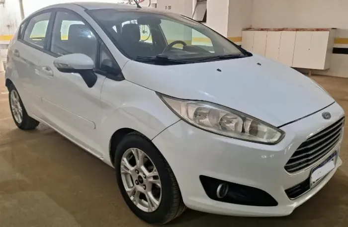Ford Fiesta 1.6 16V Flex Aut. 5P 2015