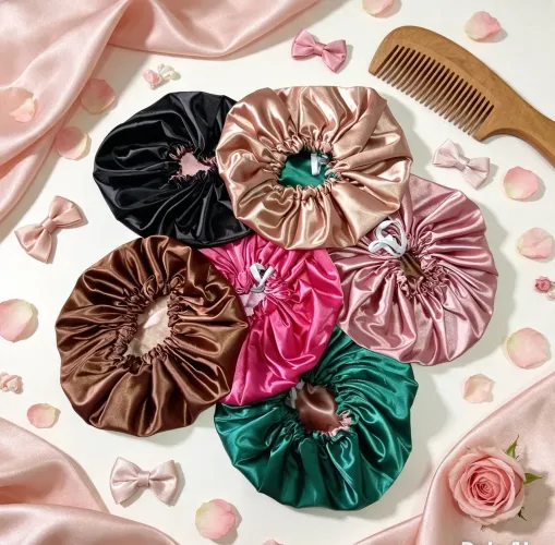 Toucas de cetim dupla e scrunchies