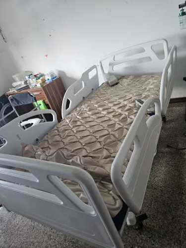 Cama Hospitalar motorizada 8 posições + colchão + colchão pneumatico