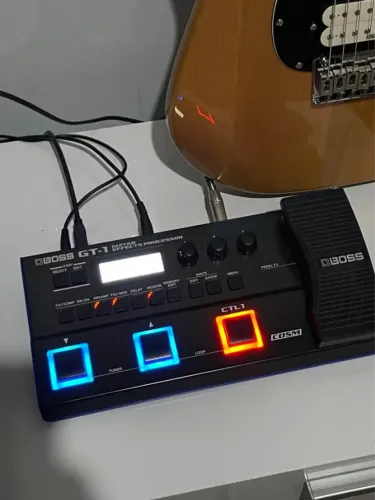 Pedaleira Boss GT-1