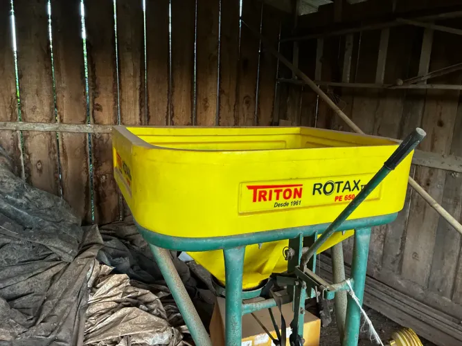 TRITON distribuidor de sementes pendular 