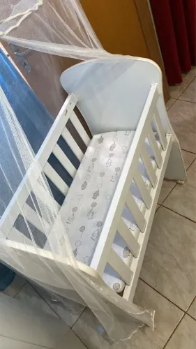 Vendo berço e bebê conforto 
