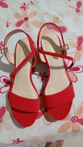 Salto feminino tamanho 35
