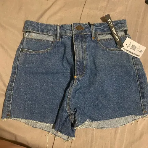 Shorts Jeans com vazados, tamanho 36