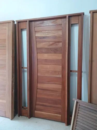 PORTA + PAINEL EM MADEIRA - 1699,90 Din/pix