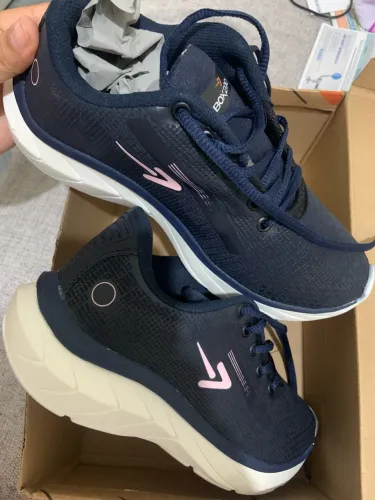 Vendo tênis feminino novo