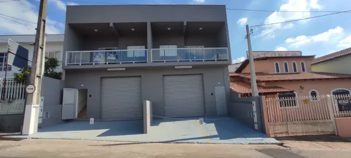 Ponto comercial a venda com um lindo sobrado na parte superior, no centro da cidade de Ibi