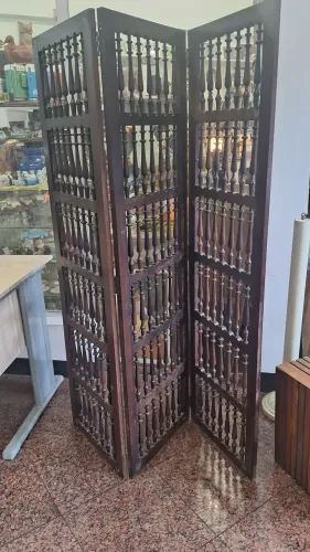 BIOMBO Antigo em Madeira Nobre 3 FOLHAS. ESTILO COLONIAL.