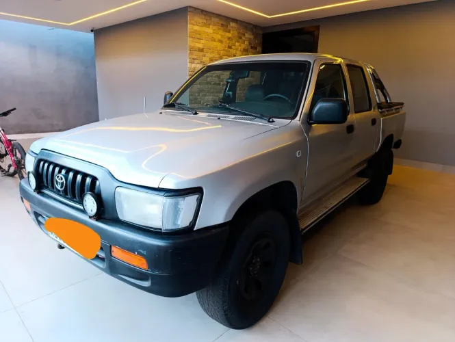 Toyota Hilux CD DX 4X2 3.0 8V 90cv Diesel 2004