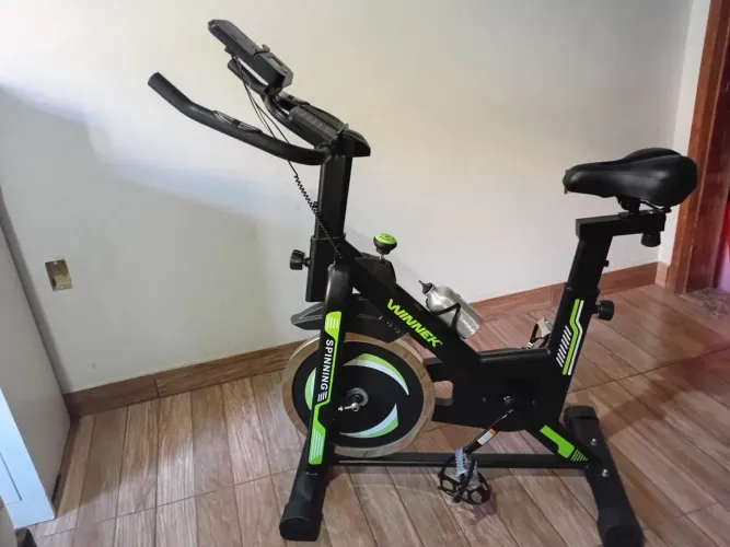 Bicicleta Spinning com roda de inércia 13kg