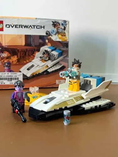 Lego Overwatch Tracer vs. Widowmaker 75970