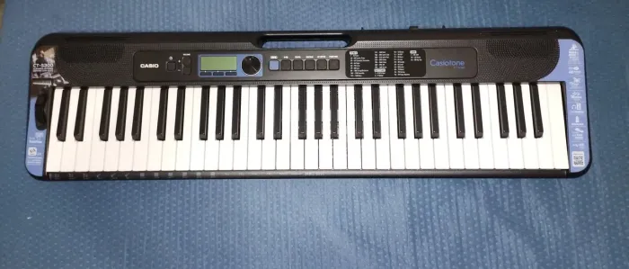 Casio Ct-s300 na caixa