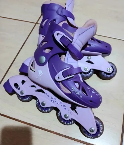 Patins In-line ajustável número 34 ao 37 - roxo e lilás