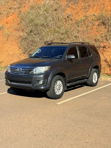 Toyota Hilux SW4 SR 4X2 2.7/2.7 Flex 16V Mec. 2013