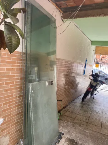 Vendo vidro de loja / varanda 