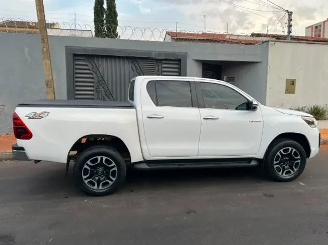 Toyota Hilux CD SRX 4X4 2.8 TDI 16V Diesel Aut. 2018