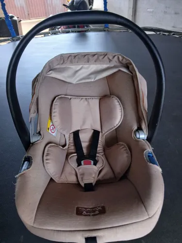 Carrinho de bebê, bebê conforto, cadeira de alimentação, banheira